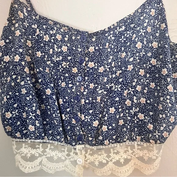 Lucca Couture Blue Floral Button Up Crop Top Lace Detail Size Small - Picture 5 of 11